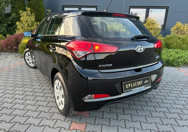 Hyundai i20 cena 32999 przebieg: 138193, rok produkcji 2017 z Warka małe 704